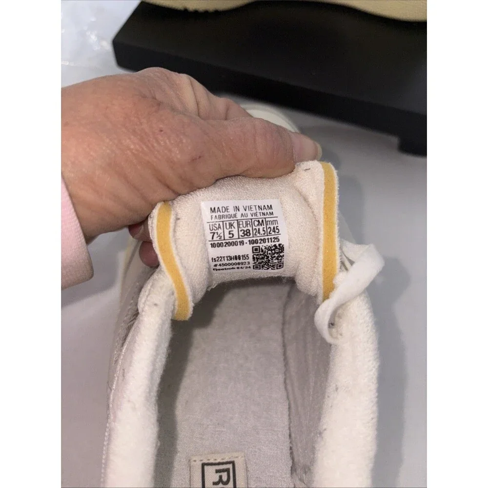Reebok Ladies‎ 7.5 Chalk Weat Classic Excellent From Revolve